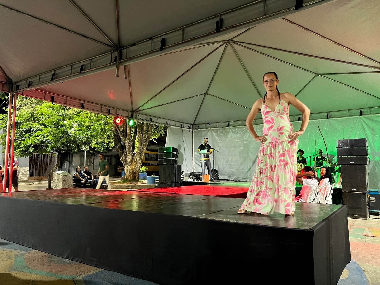 DESFILE GAROTO E GAROTA JOGO LIVRE-16